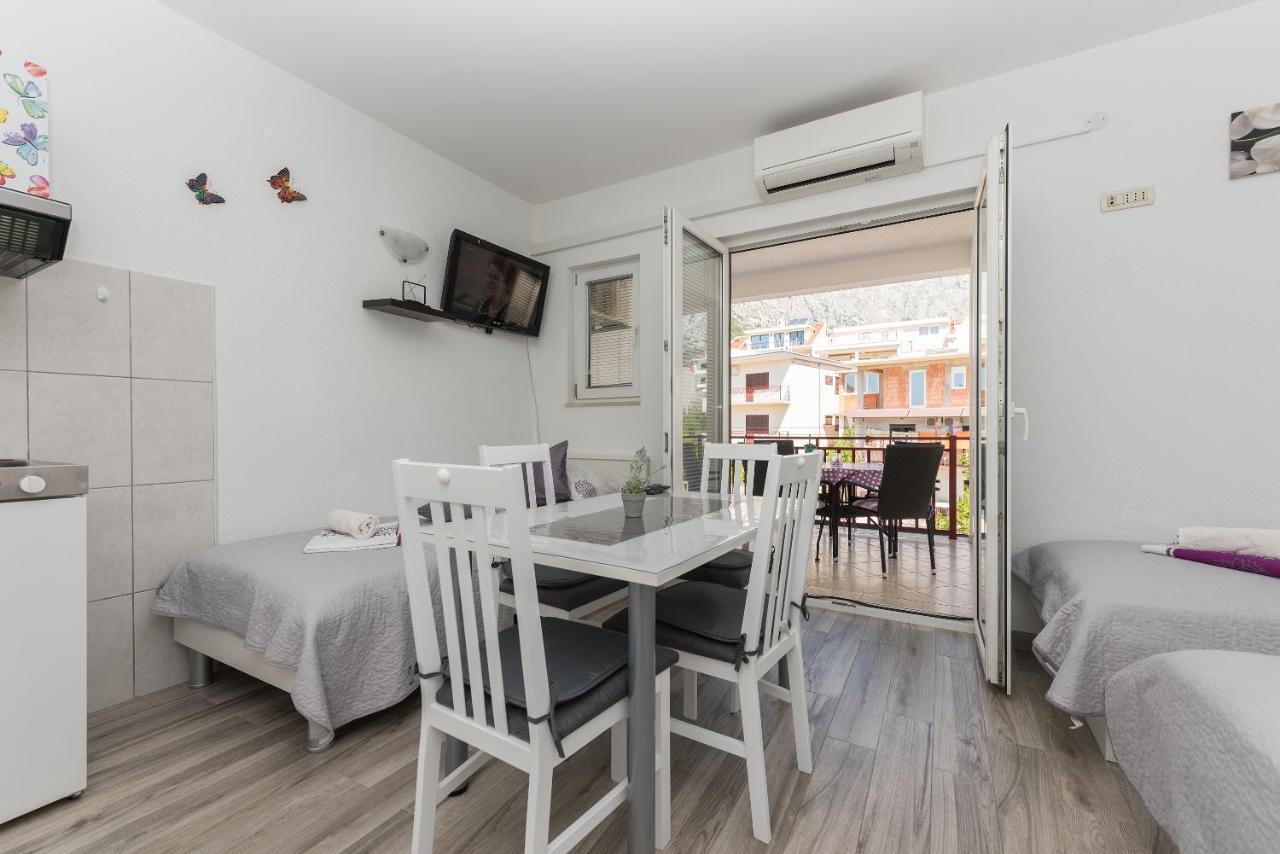 Apartmani Franko Baška Voda エクステリア 写真