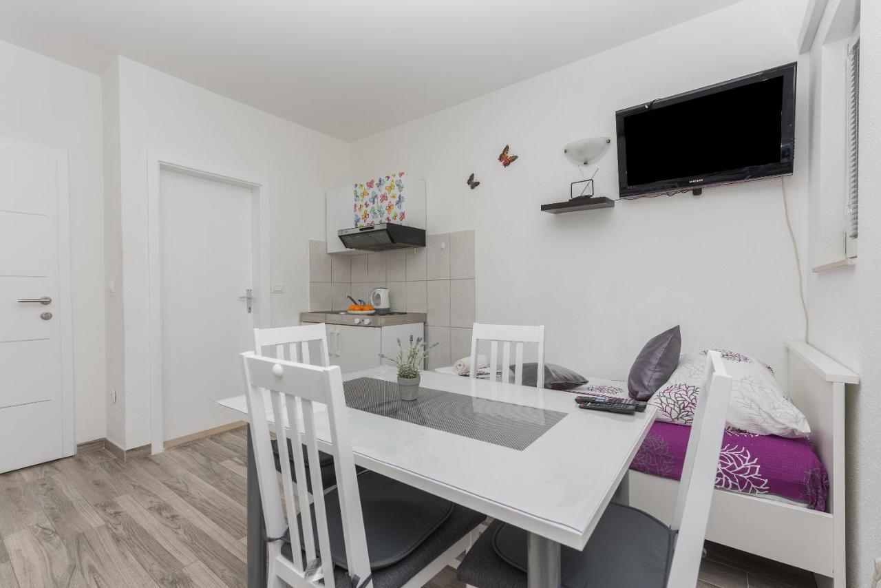 Apartmani Franko Baška Voda エクステリア 写真