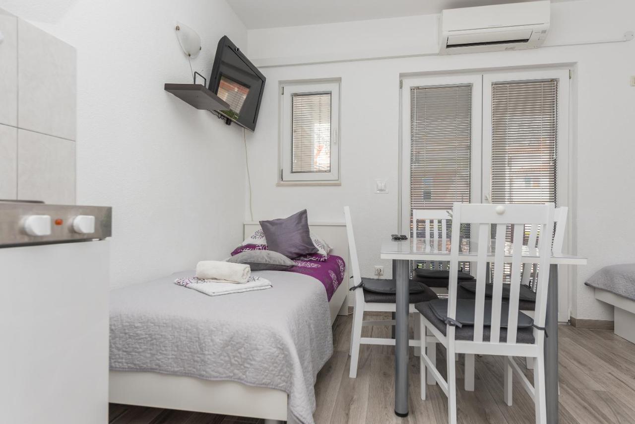 Apartmani Franko Baška Voda エクステリア 写真