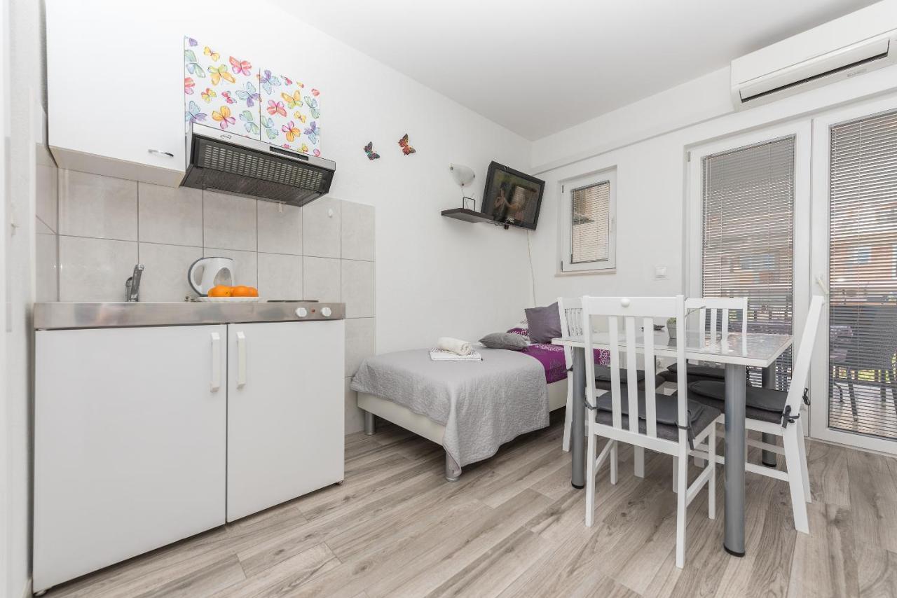 Apartmani Franko Baška Voda エクステリア 写真