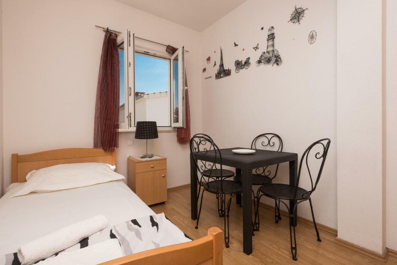 Apartmani Franko Baška Voda エクステリア 写真